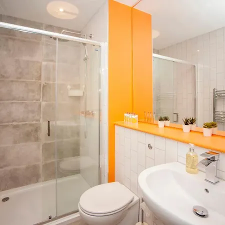 Holiday home Higgihaus #3a 4 Bed Sleeps Up To 12 Big Groups Hip Location