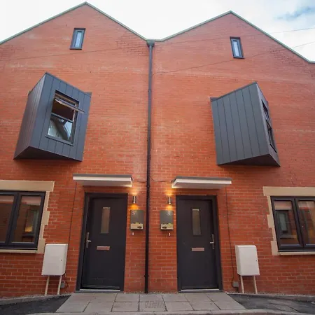 Higgihaus #3a 4 Bed Sleeps Up To 12 Big Groups Hip Location * Bristol
