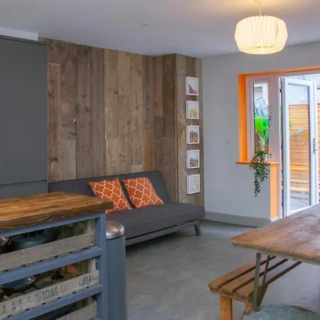 Feriehus Higgihaus #3a 4 Bed Sleeps Up To 12 Big Groups Hip Location *