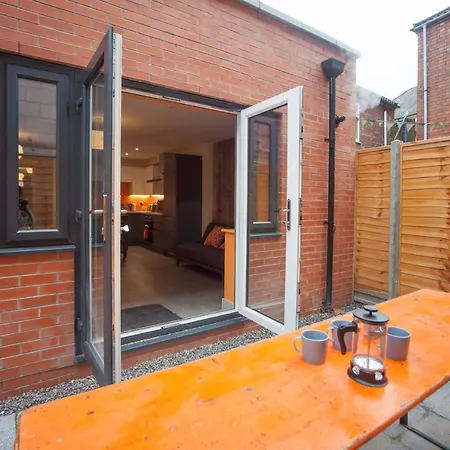 Higgihaus #3a 4 Bed Sleeps Up To 12 Big Groups Hip Location Feriehus Bristol