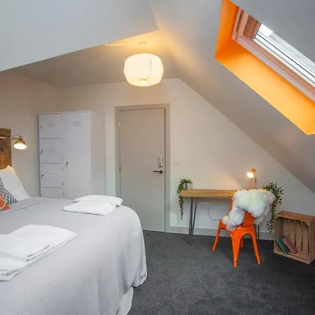 Feriehus Higgihaus #3a 4 Bed Sleeps Up To 12 Big Groups Hip Location Bristol